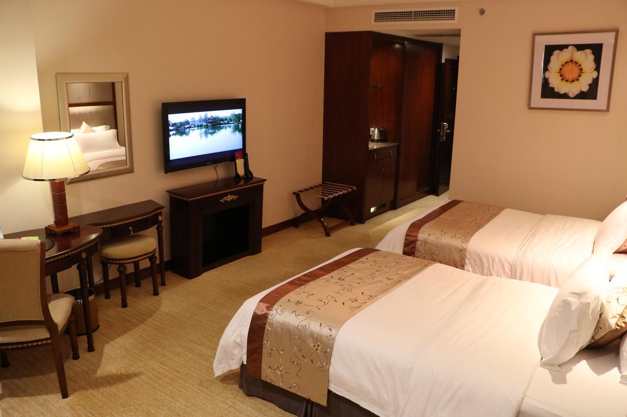 Rongjiang Hotel Jieyang Exterior foto